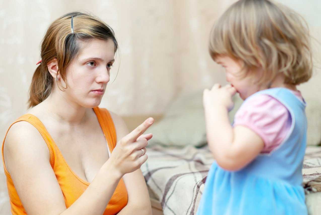 Ребенок не любит маму: почему и что делать