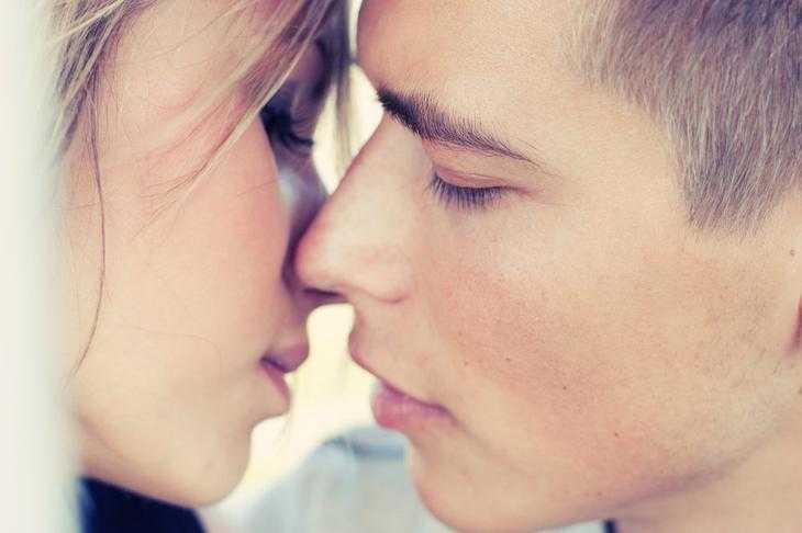Как понять, что парень хочет тебя поцеловать: явные признаки | отношений.нет