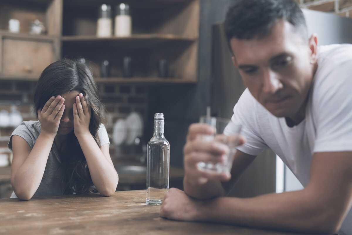 Что делать, если пьет муж: от первых причин до методов решения