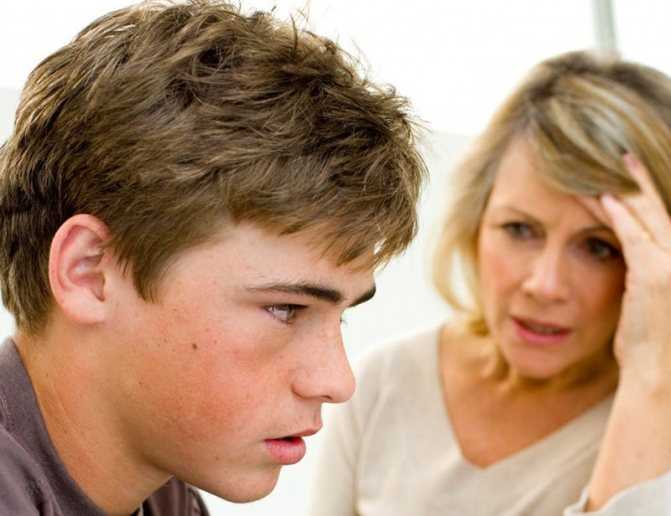 Что делать, матери, если жена настраивает сына против нее: написать ему в соцсеть, и другие советы психолога