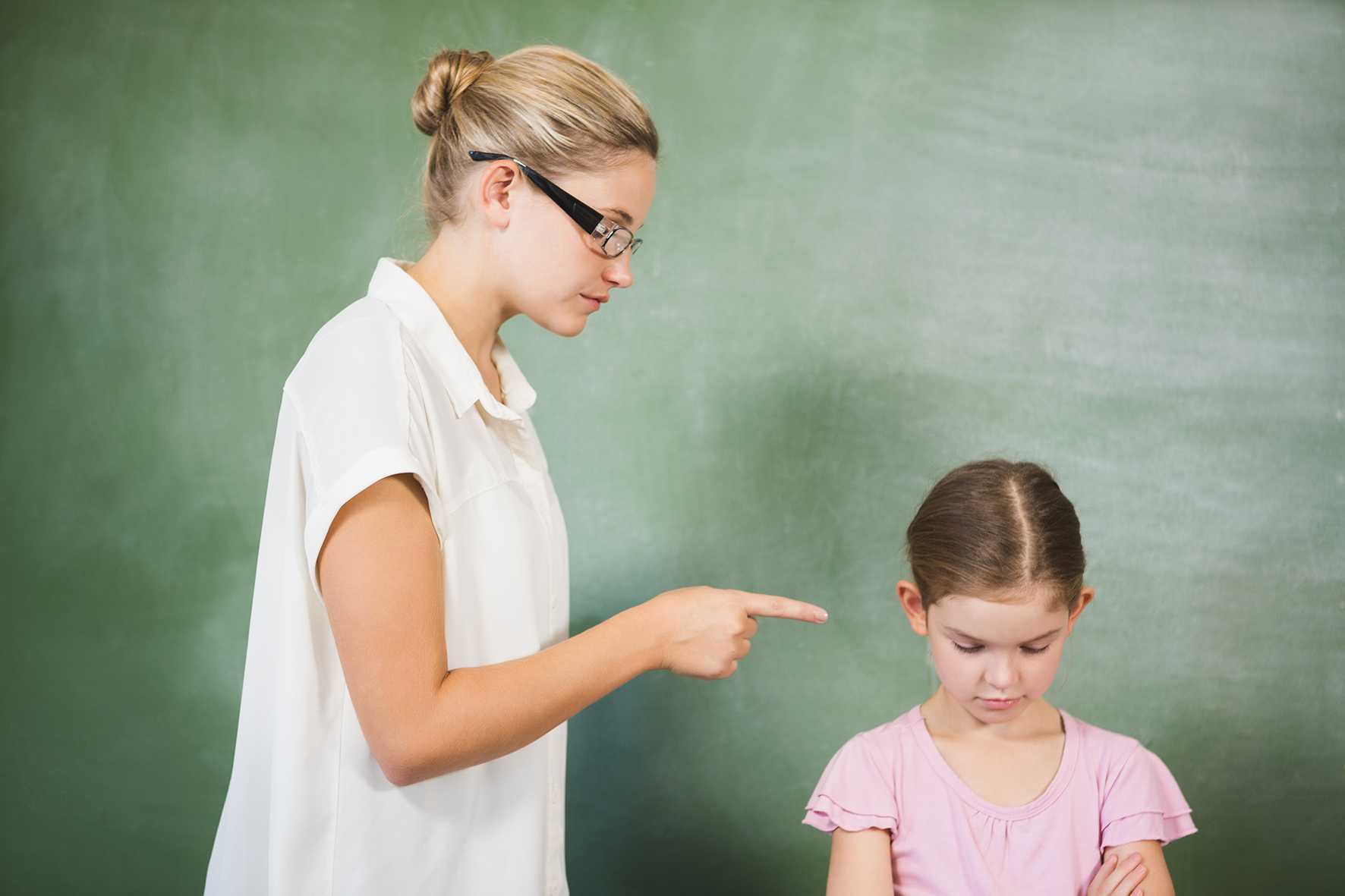 «двойка за поведение»: что делать родителям, когда на ребёнка жалуется учитель