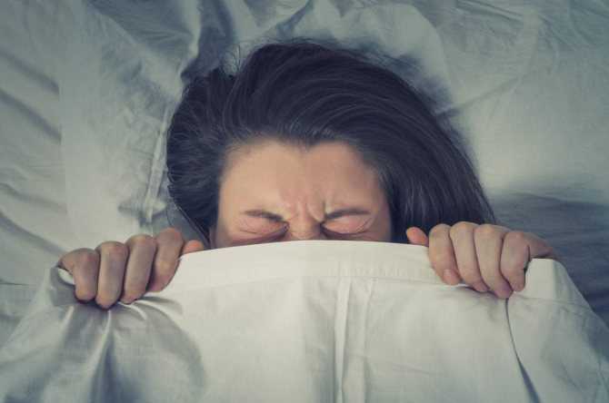 Сомнифобия: какое расстройство так называется, почему возникает боязнь сна и как от неё избавиться