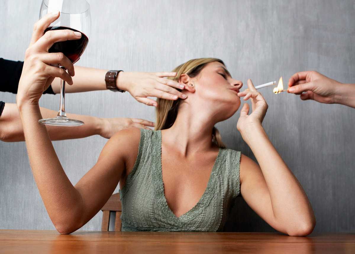 Жена-алкоголичка пьет каждый день: что делать? методы убеждения и лечения