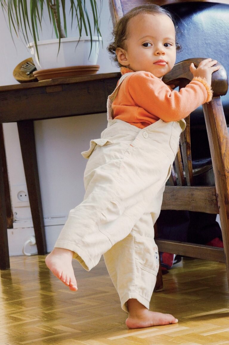 Ребёнок какается в штаны - что делать, советы психолога на inha|rmony