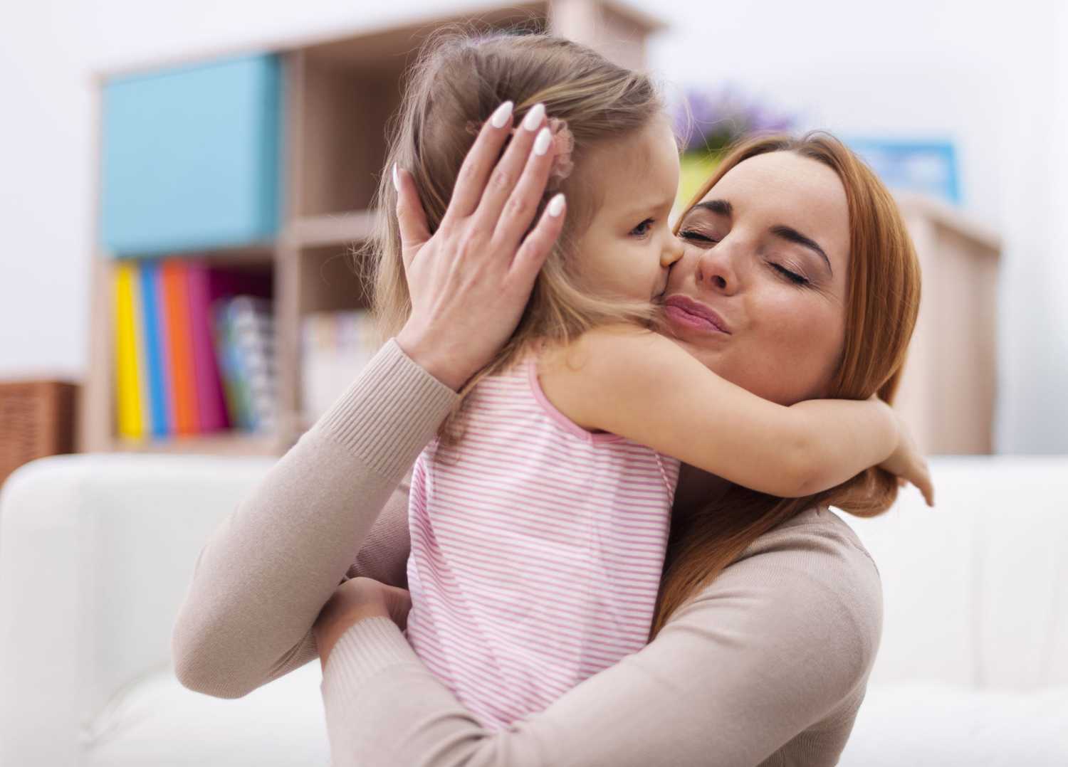Отношения с мамой. нелюбимые дочери: советы психолога елены шпундры, как изменить свою жизнь