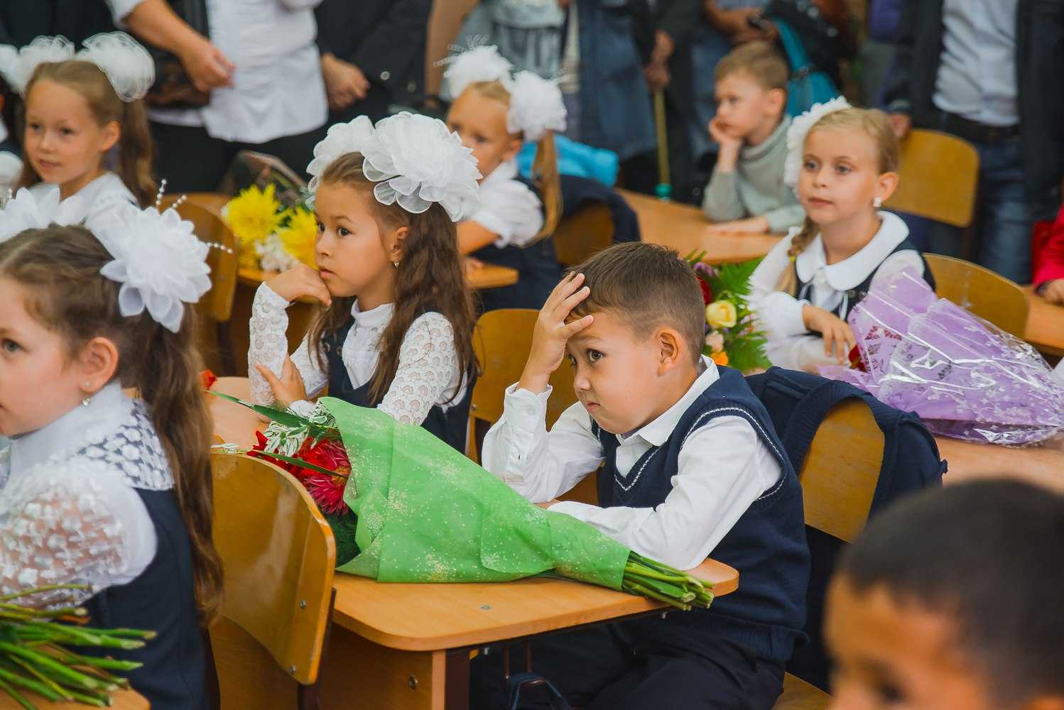 Две недели слез и протестов: первоклассник пошел в школу | православие и мир