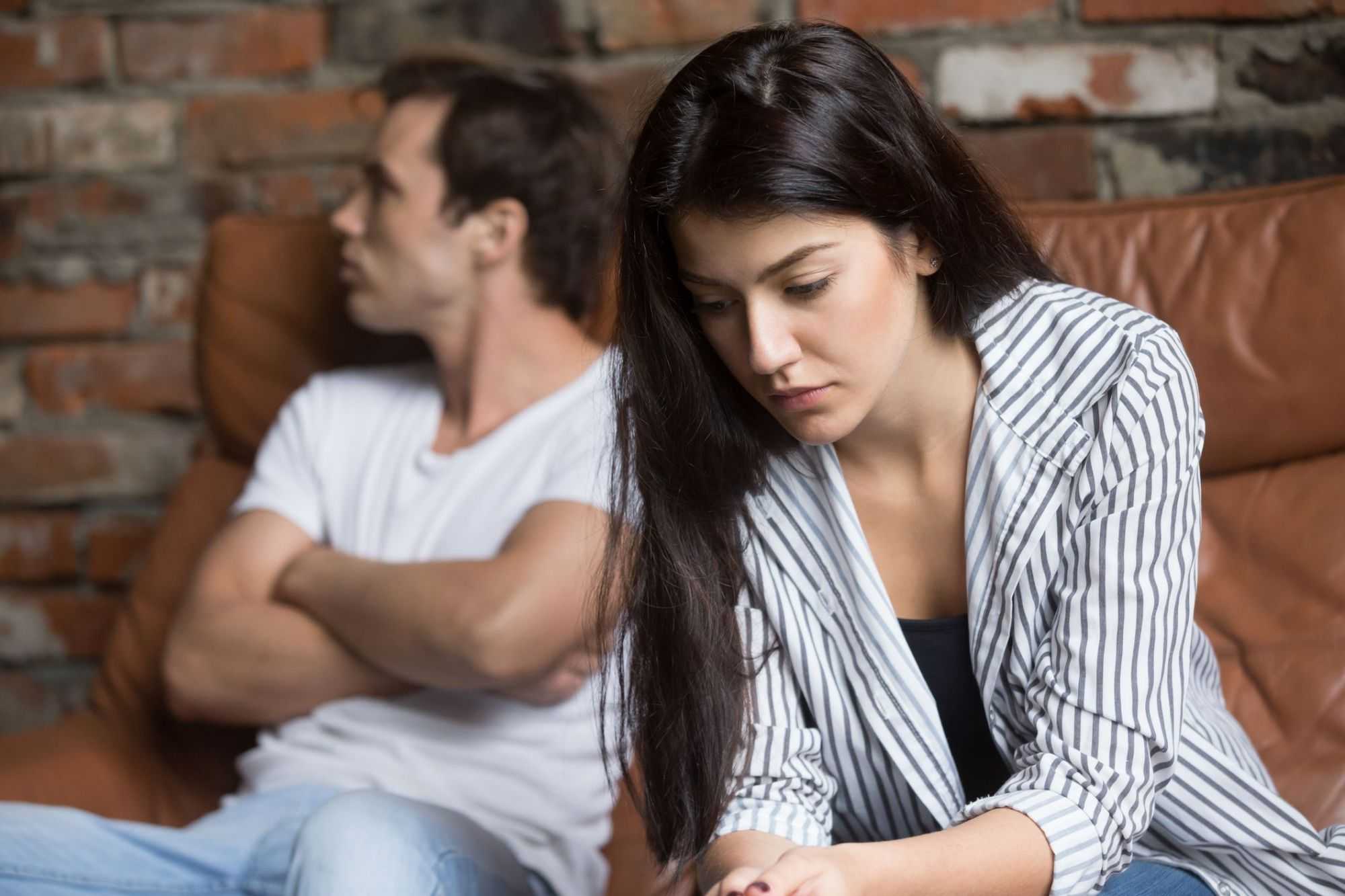 Почему муж изменяет жене, но говорит, что любит: причины постоянных измен парня, что это значит в психологии