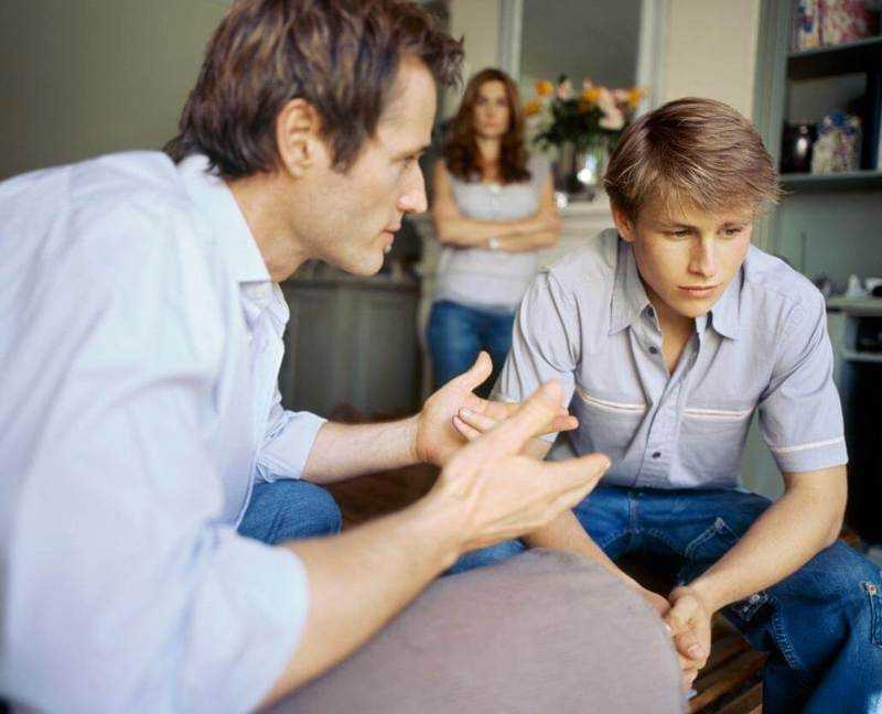 Как наладить отношения с взрослым сыном