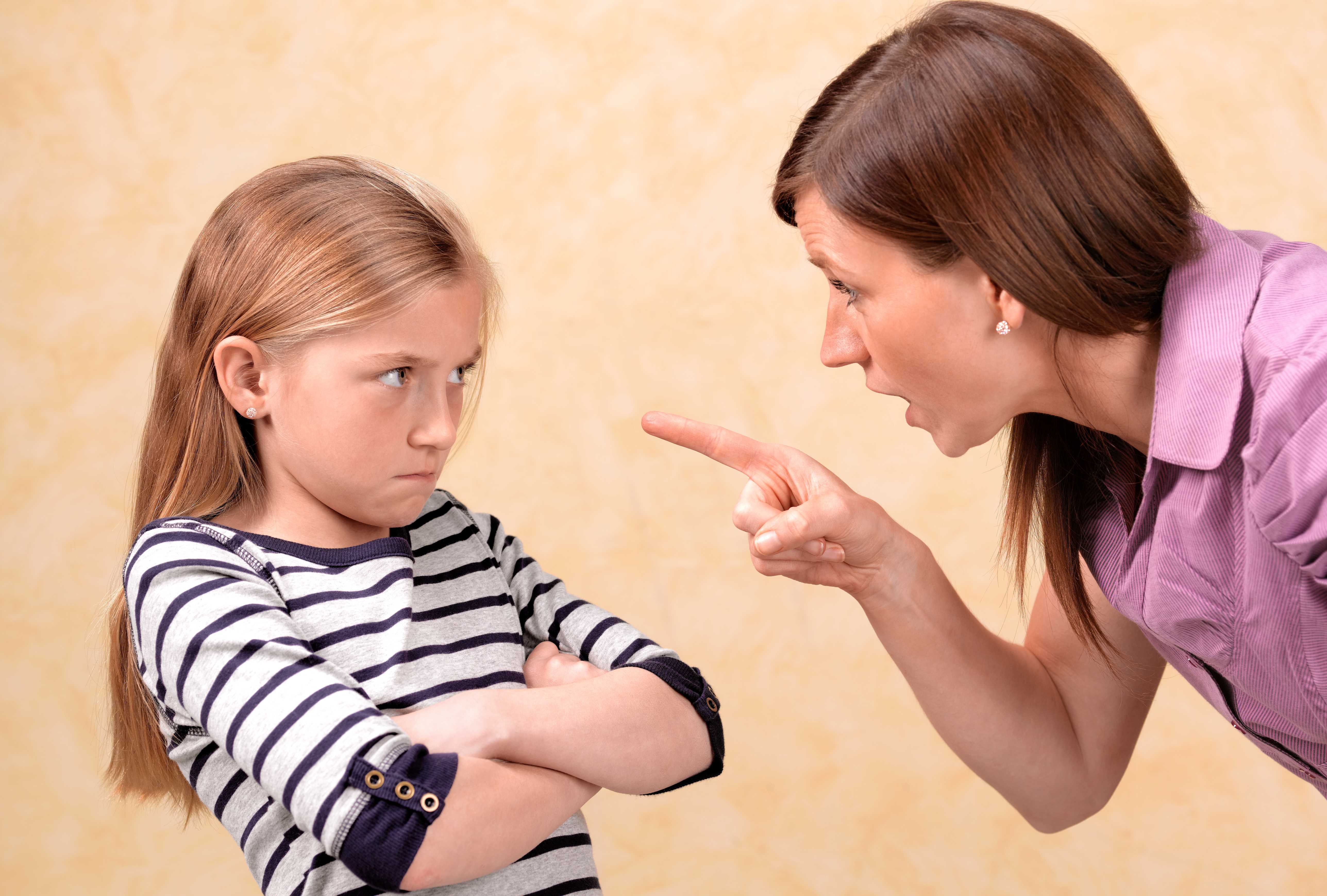 Почему матери не любят своих дочерей: возможные причины, признаки и последствия, советы психологов
