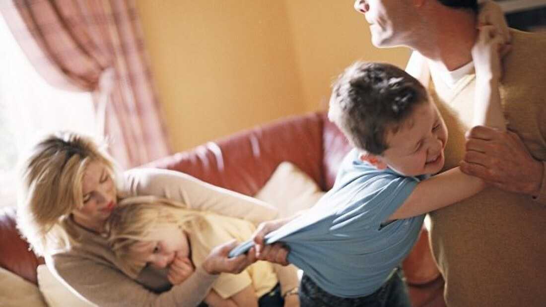 Как ограничить отца в общении с ребенком после развода