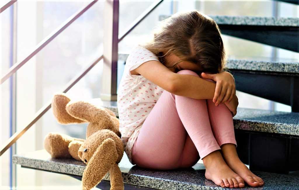 Депрессия у детей: причины, симптомы и лечение