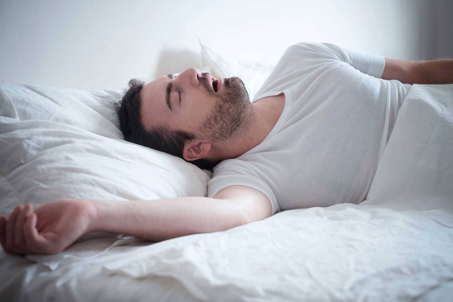 Остановка дыхания во сне: причины и первая помощь при удушье