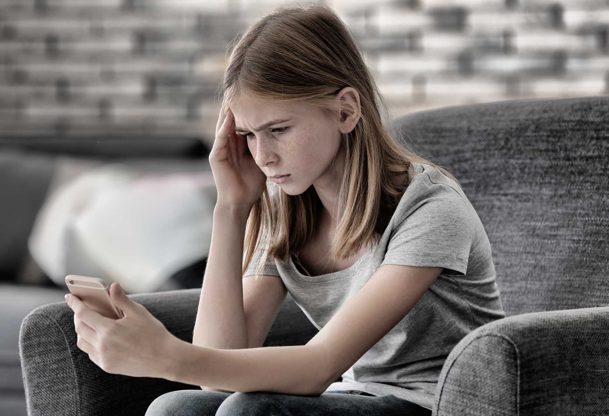 Депрессия у подростков – причины, симптомы, помощь