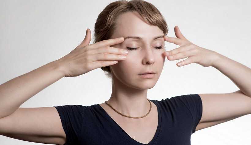 Психосоматика нервного тика, почему дергается глаз