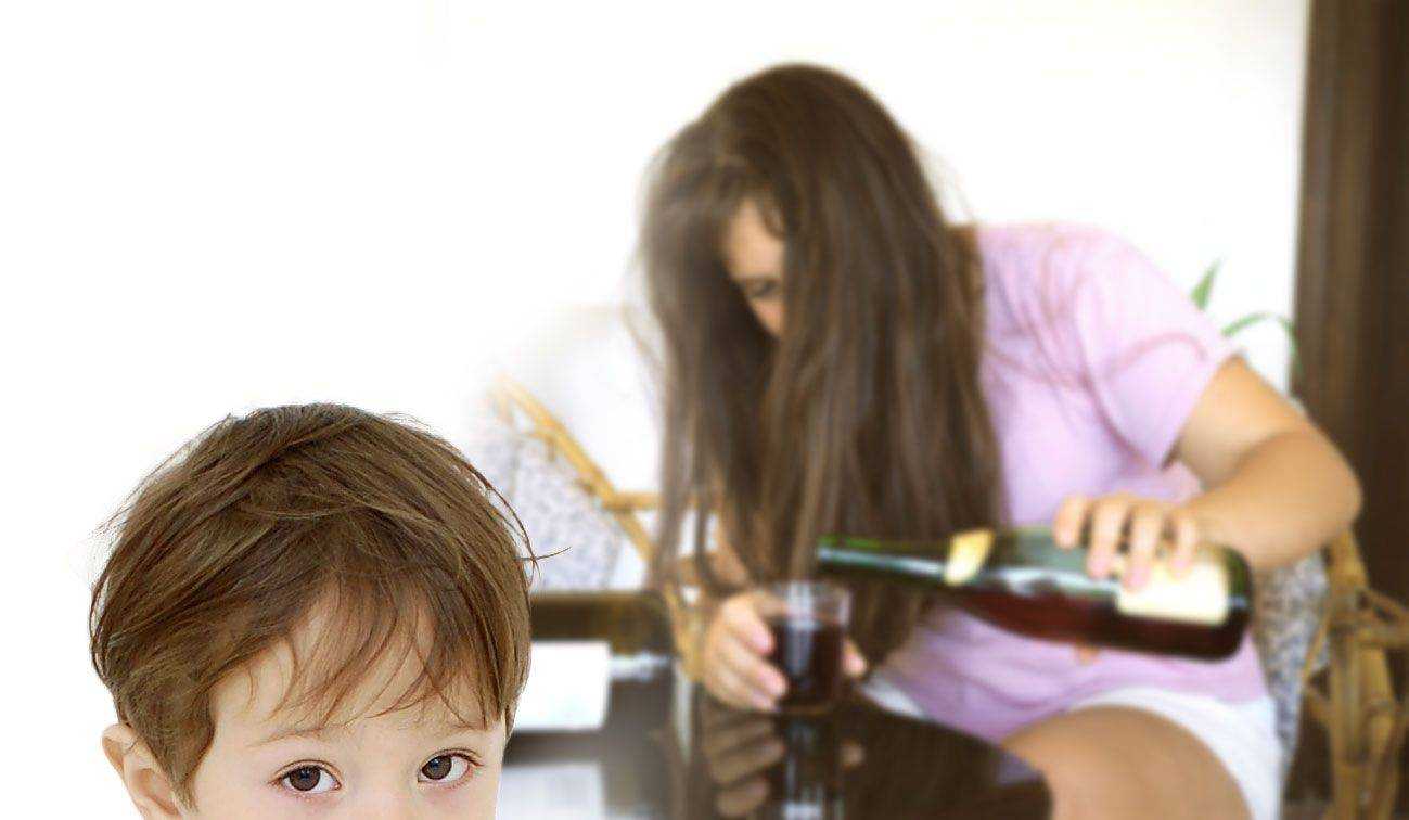 Сын алкоголик: что делать матери, советы как помочь своему ребенку?