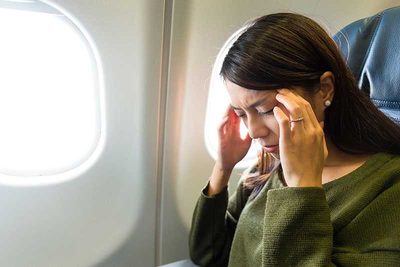 Боязнь летать на самолете или аэрофобия: определение, причины и последствия фобии