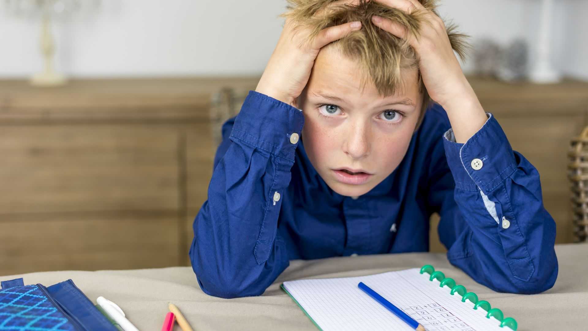 6 самых главных трудностей первоклассников. как понять, что у ребенка проблемы в школе