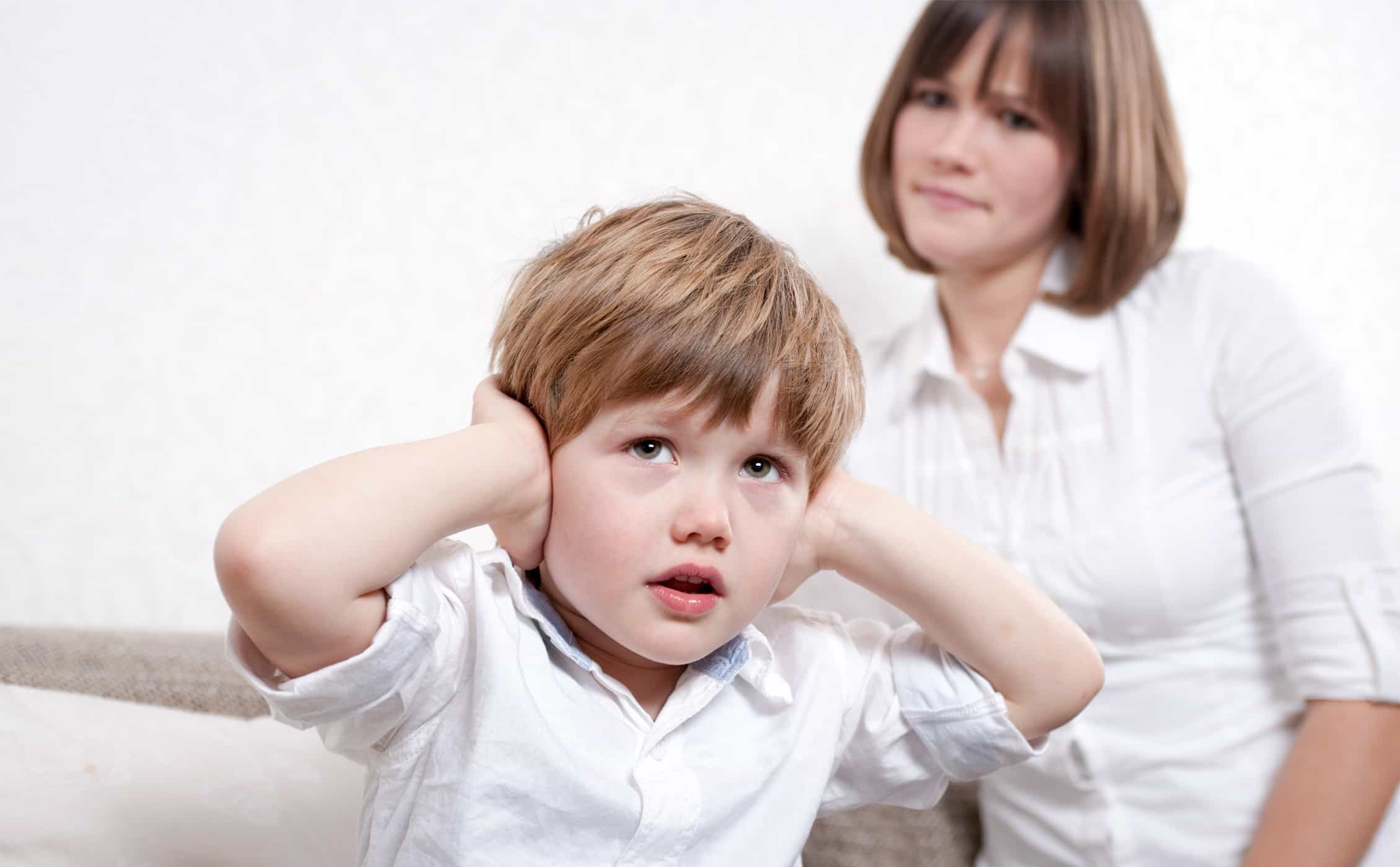 Почему подростки не слышат родителей: 4 причины по мнению психолога
