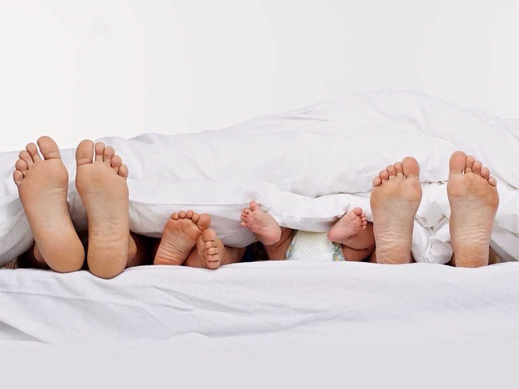 Как отучить ребенка 8 лет спать с родителями в