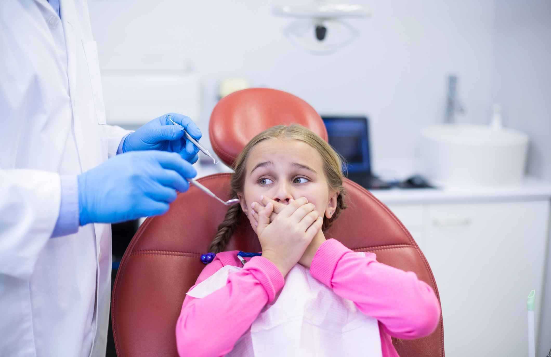 Как не бояться стоматолога: как перестать испытывать страх перед зубным врачом взрослому и ребенку, как побороть страх, советы психолога, как называется фобия