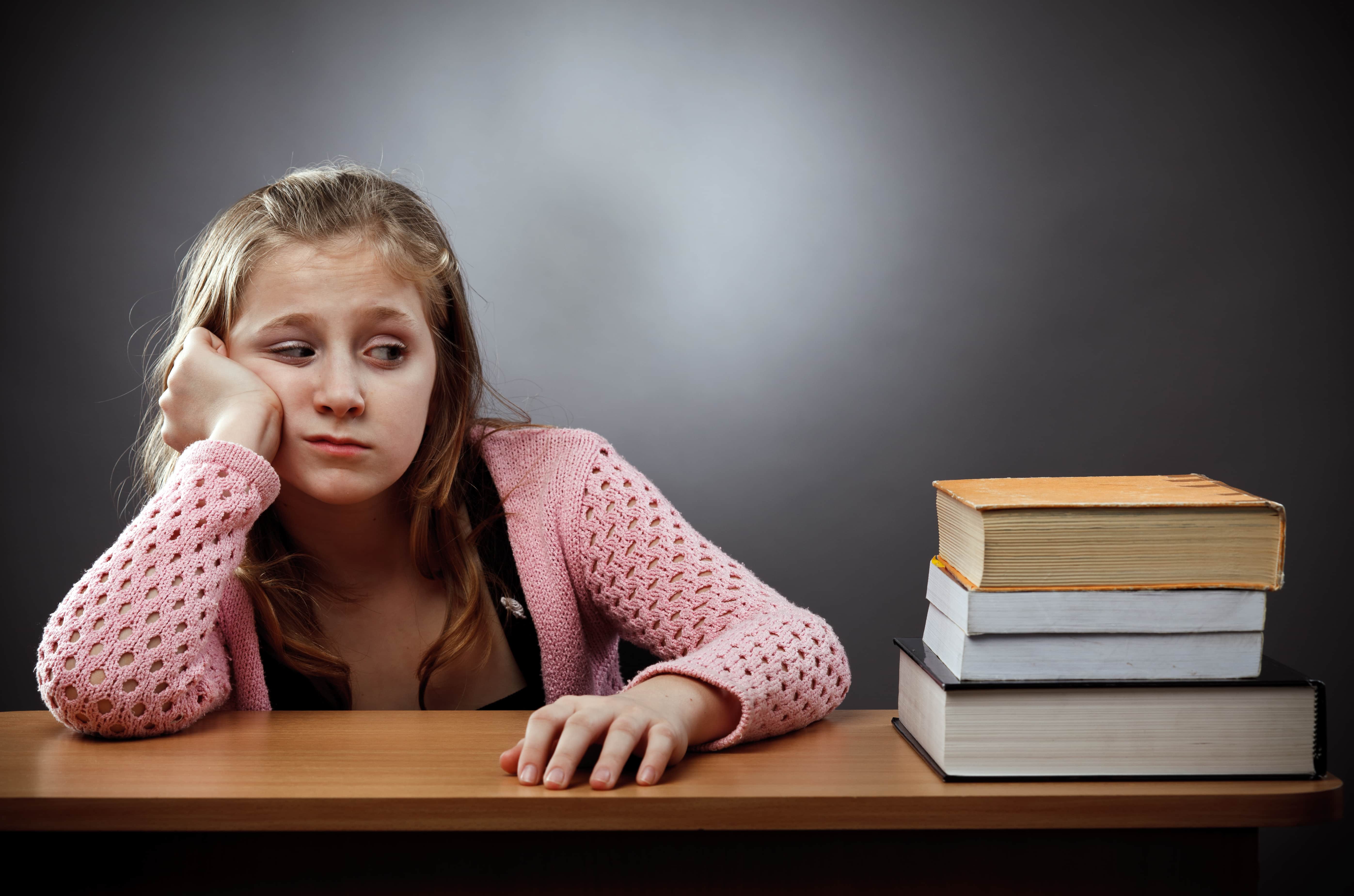 Ребенок боится школы: что делать?