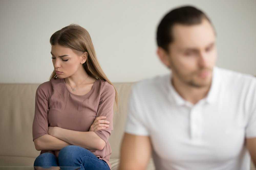 Откуда берется страх измены мужа и как от него избавиться