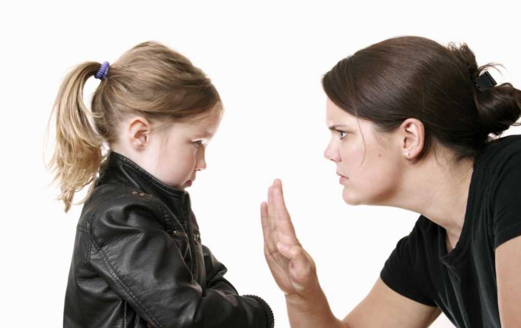 Что делать, если дети не слушаются маму - советы психолога