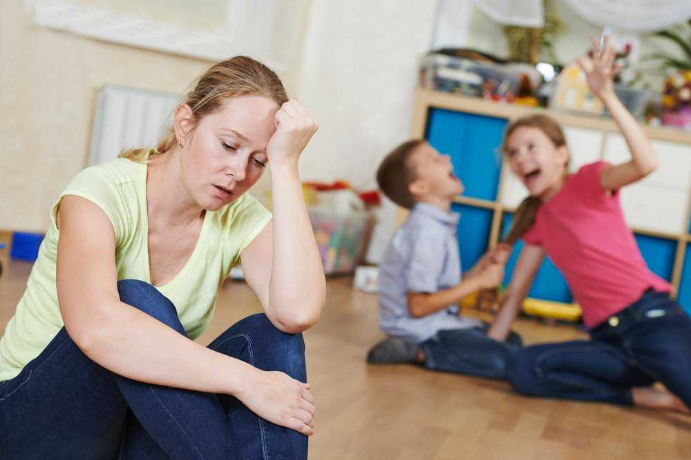 Раздражает мама – почему и что делать, психология