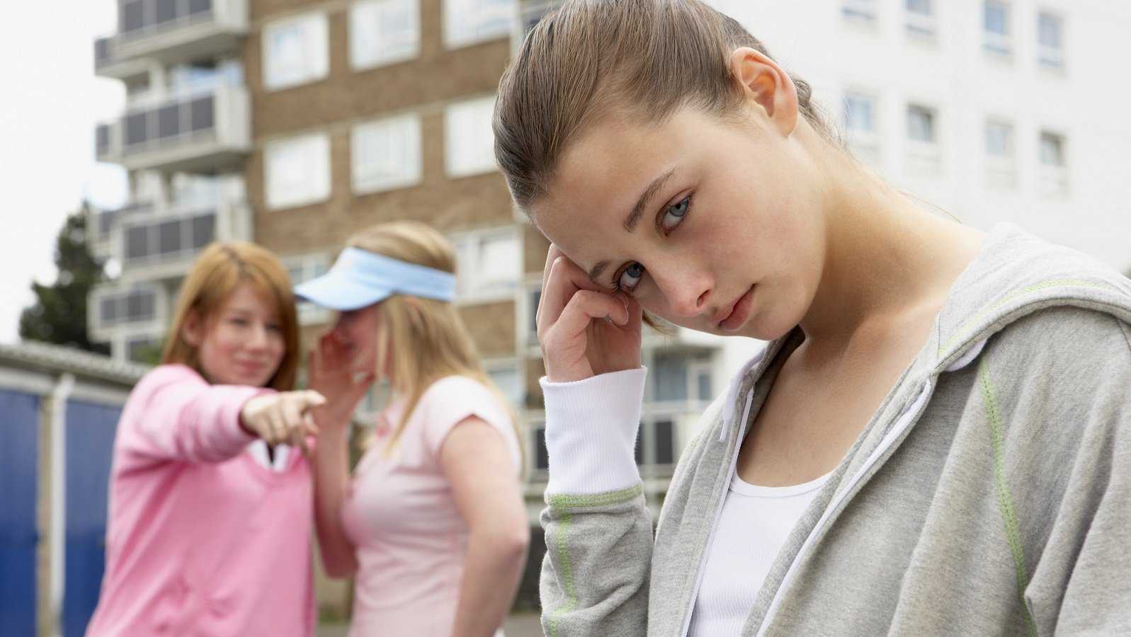 Проблемы с поведением ребенка в 12 лет: истерики, ложь, воровство