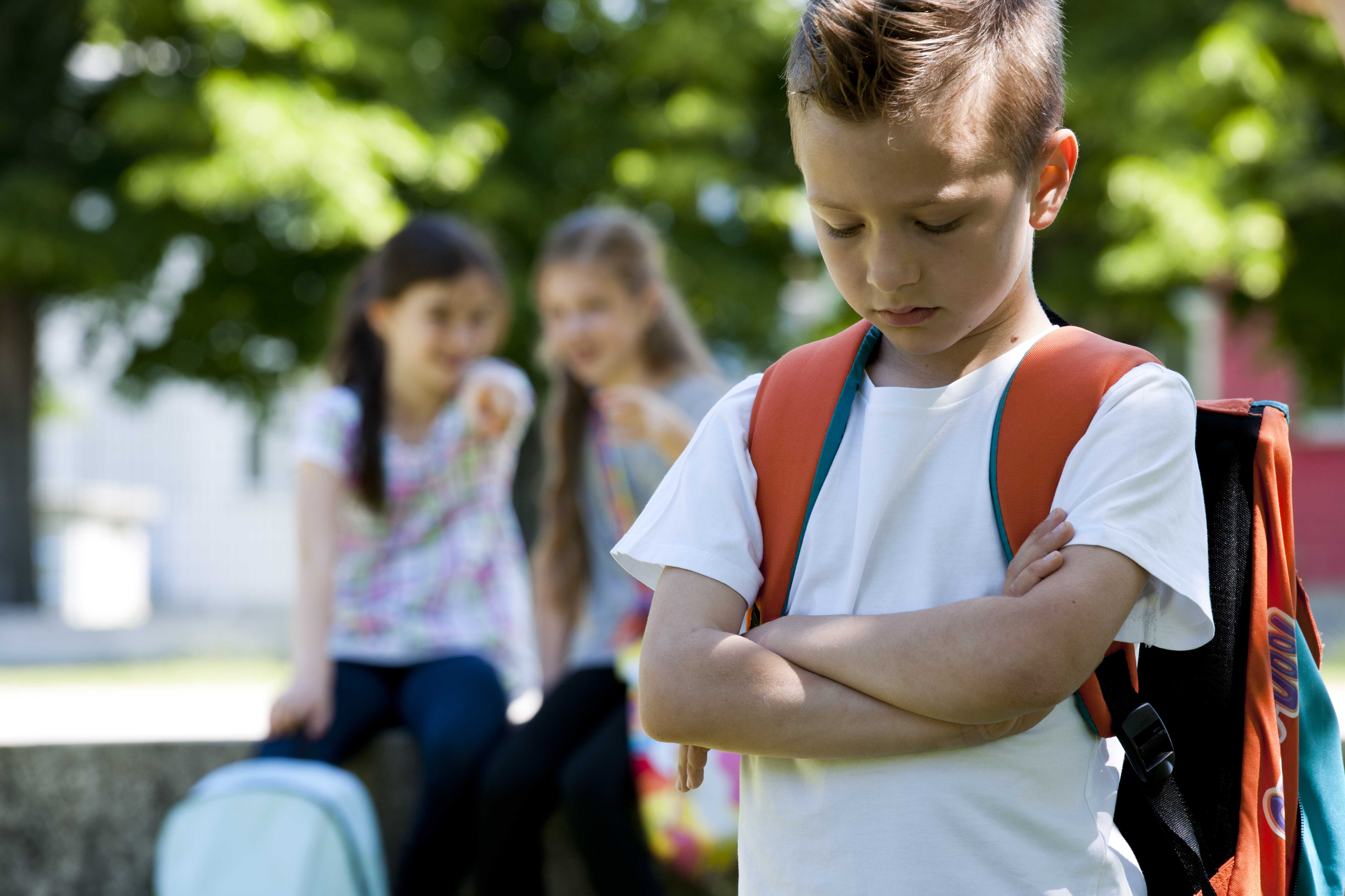 Детский конфликт: как вести себя родителям обидчика и обиженного?