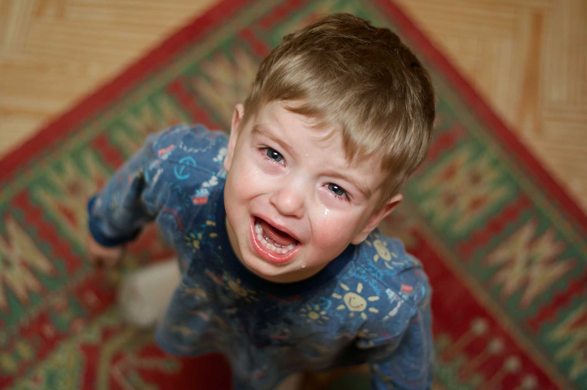 Истерики у ребёнка 3 лет: почему, что делать, как предотвратить и как бороться