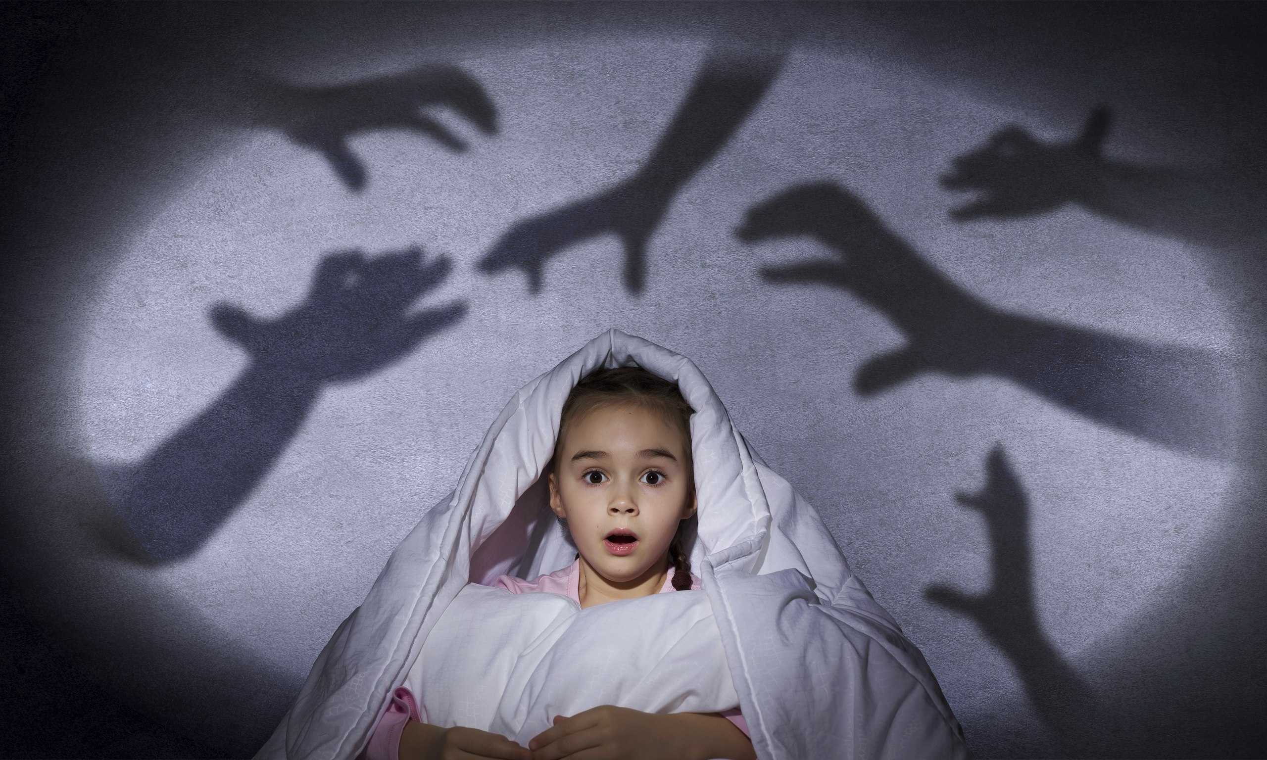 Ребенок боится темноты: советы психолога