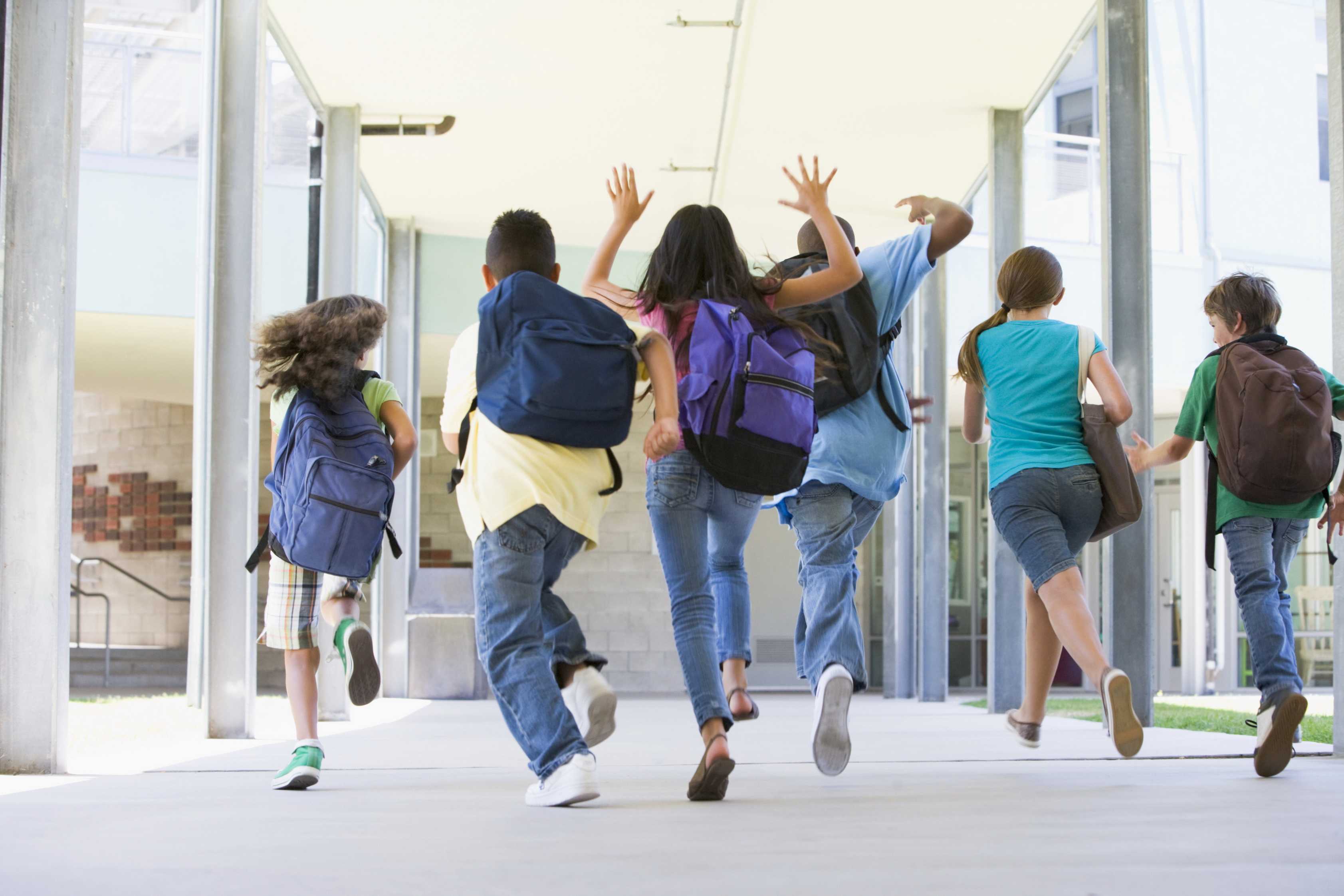 Что делать, если подросток прогуливает школу?