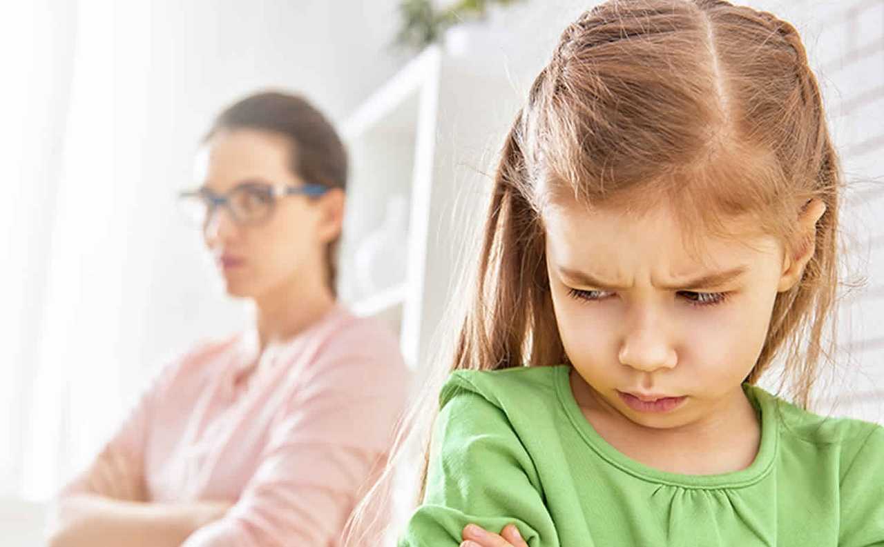 Почему малыши бьют родителей, и как быстро и эффективно это пресечь - капризы, непослушание, неврозы, страхи
