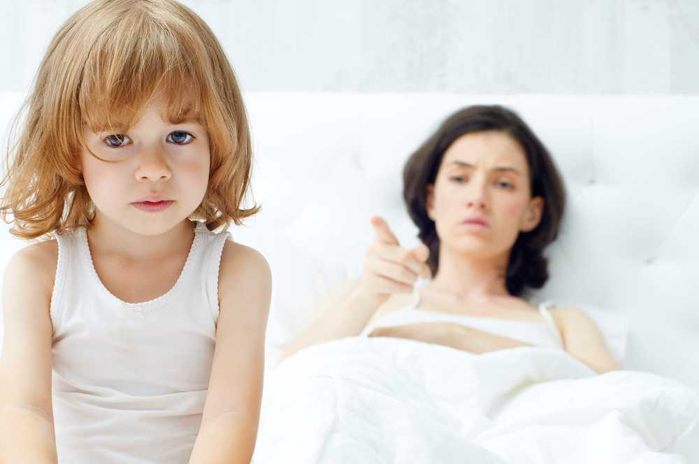 Раздражает ребенок: что делать? мама на консультации психолога