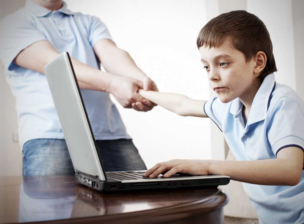 Компьютерная зависимость у подростков и детей: признаки, как бороться, профилактика