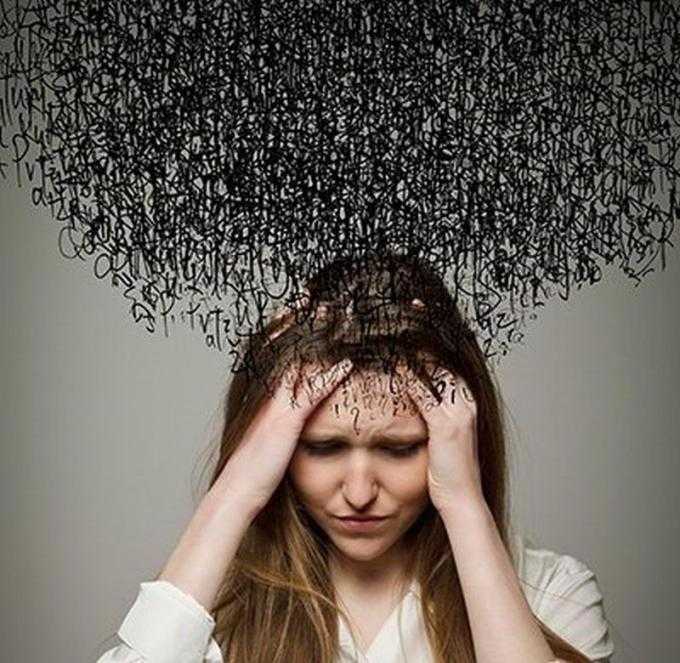 Страх сойти с ума: причины возникновения боязни шизофрении. проявления невроза и фобии. как бороться с навязчивым страхом потерять контроль?