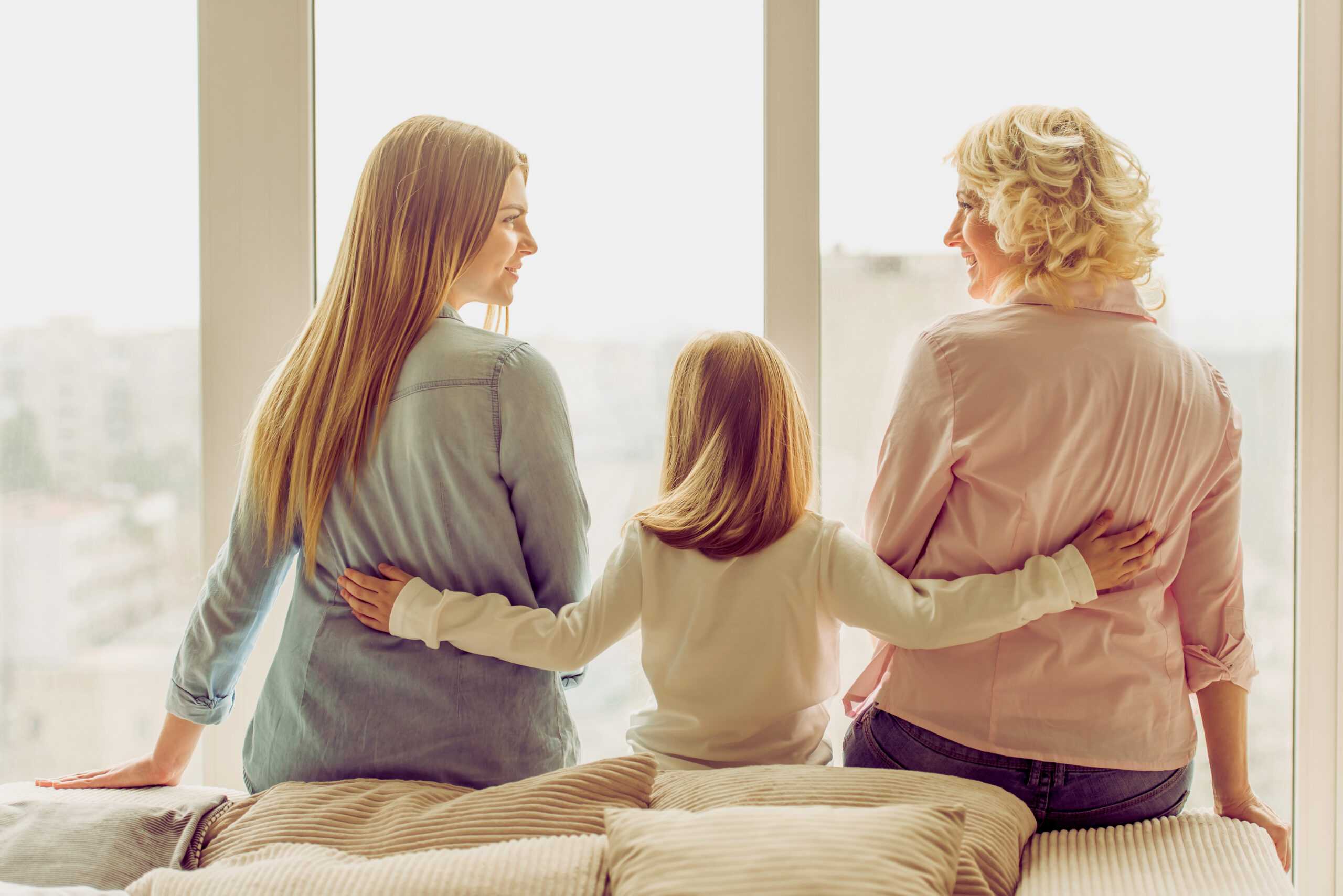 Когда уходит детство: как наладить близкие отношения с дочерью – подростком или уже взрослой