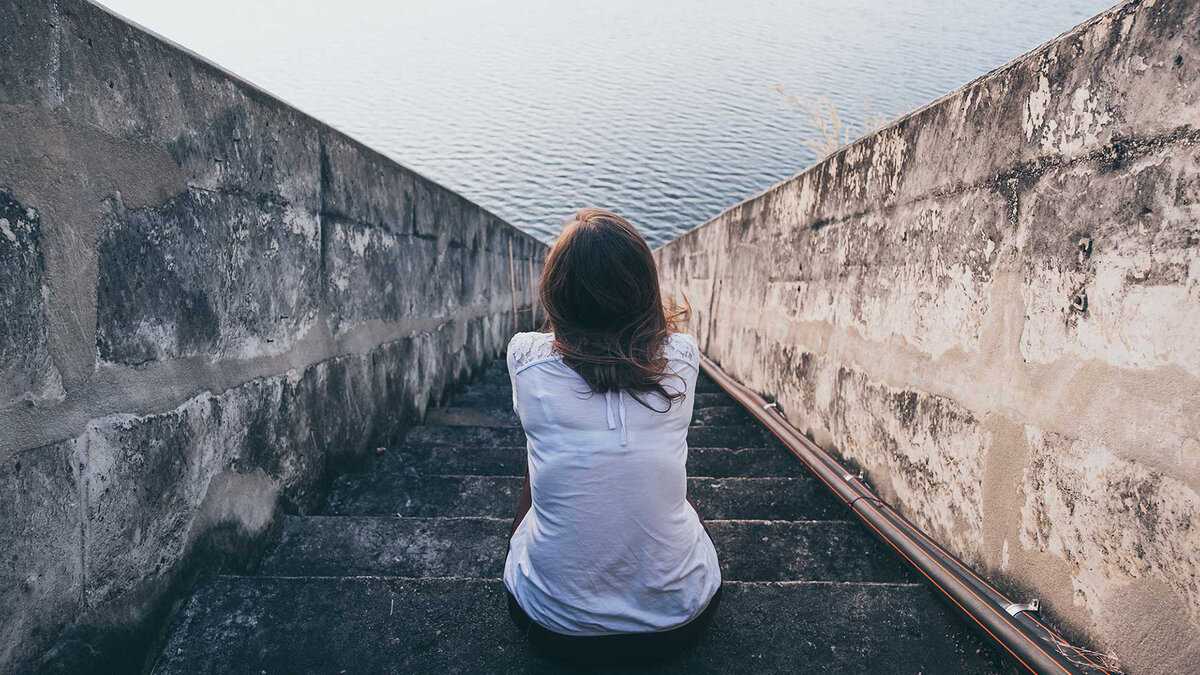 Как называется боязнь одиночества, и как избавиться от аутофобии?