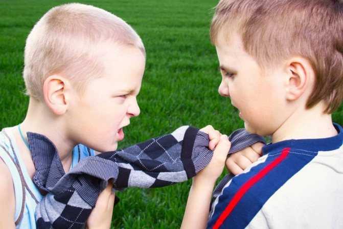 Как отучить ребенка драться: советы детских психологов